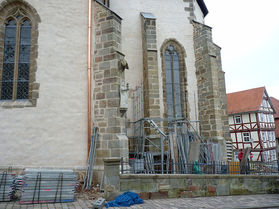 Abbau des Gerüstes an der Südseite (Foto: Karl-Franz Thiede)